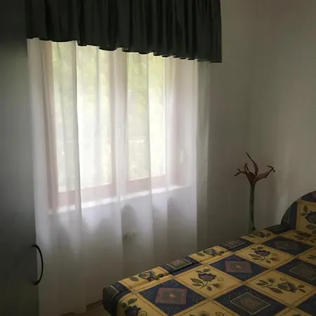 度假居 Nyaralo *