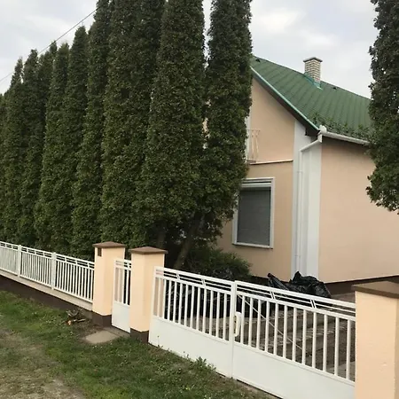 Nyaralo * Balatonmáriafürdő